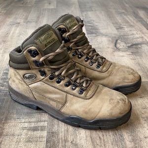 Vasque Alpha Hiking Boots
